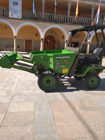 Imagen ADQUISICIÓN VEHÍCULO DUMPER (RATONA)